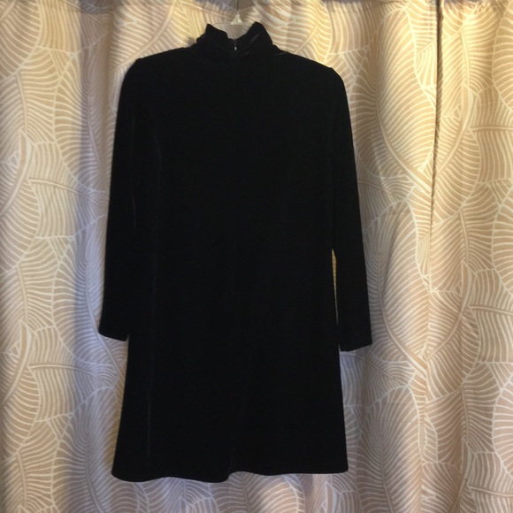 Velvet little black dress, long sleeve - Picture 2 of 3